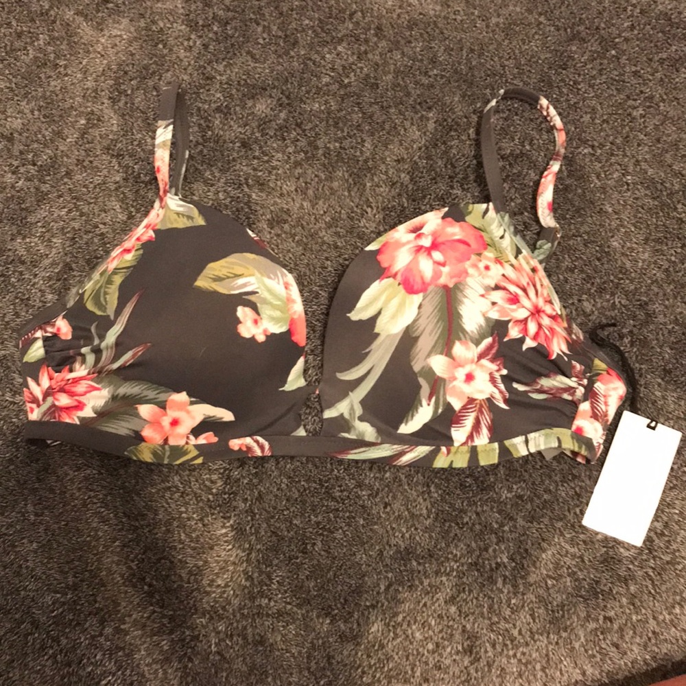 Swim suit top